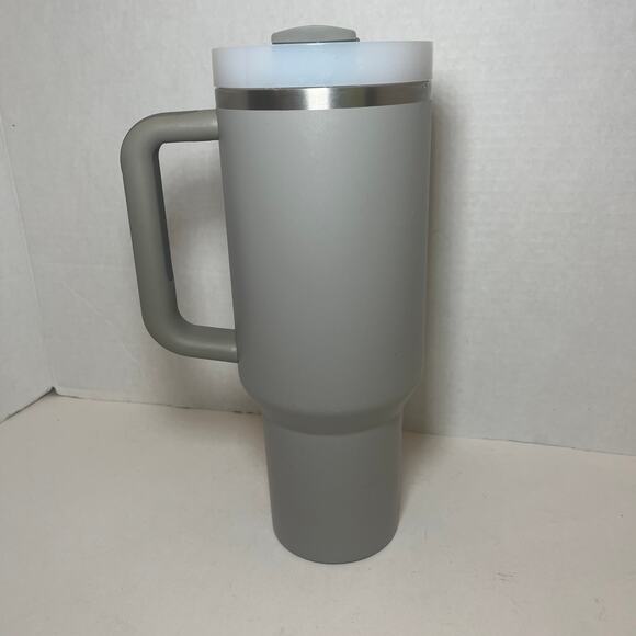 Stanley The Quencher H2.0 Flowstate Tumbler 40oz Stone Gray Water Bottle - Picture 2 of 7